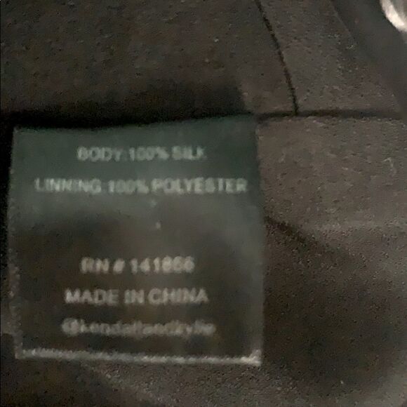 Kendall & Kylie Black & Gray Long Sleeve Silk Crop Top Size Medium - Picture 11 of 11